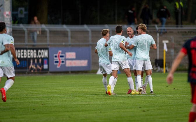 Soccer, 2026–2027 Season, Regionalliga West, September 1, 2026, Matchday 6, Men’s, 1 FC Bocholt (mint) vs. Bonner SC (blue and red) Referee: Paul Seidel (1 FC Bocholt), Lennar Garlipp (1 FC Bocholt), Patrick Kurzen 1 FC Bocholt, Kilian Zaruba 1 FC Bocholt, Mika Walther 1 FC Bocholt, Bocholt Stadium am Huenting, Germany 260901_fb_1fc-bocholt_bonner-sc_58364