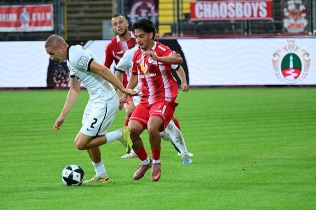 September 1, 2026, xkhx, Kassel, Auestadion, Regionalliga Südwest, 2026–2027 season, KSV Hessen Kassel vs. SV Eintracht Trier, Jannis Held (SV Eintracht Trier) vs. Emre Böyükata, 7, Hessen Kassel