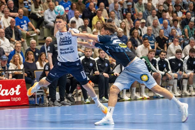 Head-to-head between Aymeric Minne (SG Flensburg Handewitt, 44) and Soeren Steinhaus (Bergischer HC 06, 53) – Bergischer HC vs. SG Flensburg Handewitt, Handball, Opel HBL, Matchday 2, 2026–2027 Season, September 2, 2026 Bergischer HC vs. SG Flensburg Handewitt, Handball, Opel HBL, Matchday 2, 2026–2027 Season, September 2, 2026 Wuppertal Copyright: xEibner-Pressefoto ThomasxHaeslerx EP_THR