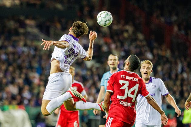 L R Robin Fabinski (VfL Osnabrück), 27, in a header duel with Ismael Saibari (FC Bayern Munich), 34, GER, VfL Osnabrück vs. FC Bayern Munich, Soccer, DFB Cup, 1st Round, 2026–2027 Season, September 2, 2026 DFL regulations prohibit the use of photographs as image sequences and or quasi-video footage GER, VfL Osnabrück vs. FC Bayern Munich, Soccer, DFB Cup, 1st Round, 2026–2027 season, September 2, 2026, Osnabrück Copyright: xEibner-Pressefoto JanxRollingerx EP_JSK
