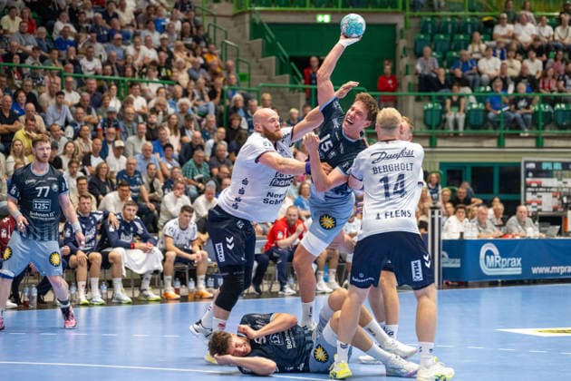 Head-to-head matchup between Arnar Freyr Arnarsson of SG Flensburg Handewitt, 41, Lars Mitchell Kooij (Bergischer HC 06), 15, and Emil Bergholt (SG Flensburg Handewitt), 14 Bergischer HC vs. SG Flensburg Handewitt, Handball, Opel HBL, Matchday 2, 2026–2027 Season, September 2, 2026 Bergischer HC vs. SG Flensburg Handewitt, Handball, Opel HBL, Matchday 2, 2026–2027 season, September 2, 2026 Wuppertal Copyright: xEibner-Pressefoto ThomasxHaeslerx EP_THR
