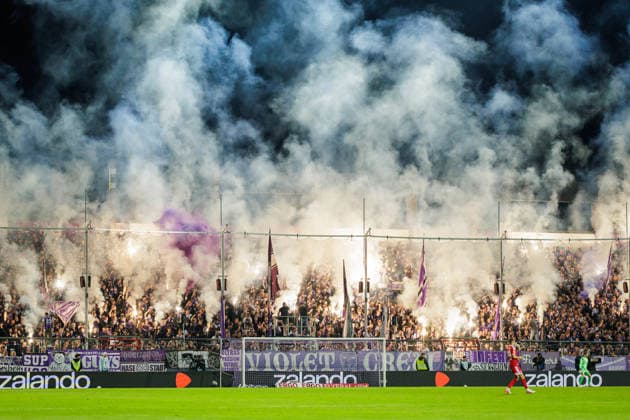 Pyrotechnics are set off in the VfL Osnabrück fan section GER, VfL Osnabrück vs. FC Bayern Munich, Soccer, DFB Cup, Round 1, 2026–2027 Season, September 2, 2026. DFL regulations prohibit the use of photographs as image sequences and or quasi-video. GER, VfL Osnabrück vs. FC Bayern Munich, Soccer, DFB Cup, Round 1, 2026–2027 season, September 2, 2026, Osnabrück Copyright: xEibner-Pressefoto JanxRollingerx EP_JSK