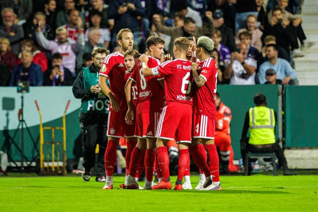 The FC Bayern Munich players celebrate Michael Olise s goal to make it 1–3. FC Bayern Munich, 17 GER, VfL Osnabrück vs. FC Bayern Munich, Soccer, DFB Cup, 1st Round, 2026–2027 Season, September 2, 2026 DFL regulations prohibit any use of photographs as image sequences and or quasi-video GER, VfL Osnabrück vs. FC Bayern Munich, Soccer, DFB Cup, Round 1, 2026–2027 season, September 2, 2026 Osnabrück Copyright: xEibner-Pressefoto JanxRollingerx EP_JSK