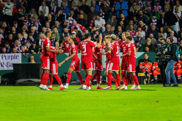 The FC Bayern Munich players celebrate Michael Olise s goal, making the score 1–3. FC Bayern Munich, 17 GER, VfL Osnabrück vs. FC Bayern Munich, Soccer, DFB Cup, 1st Round, 2026–2027 Season, September 2, 2026 DFL regulations prohibit any use of photographs as image sequences and or quasi-video GER, VfL Osnabrück vs. FC Bayern Munich, soccer, DFB Cup, Round 1, 2026–2027 season, September 2, 2026 Osnabrück Copyright: xEibner-Pressefoto JanxRollingerx EP_JSK