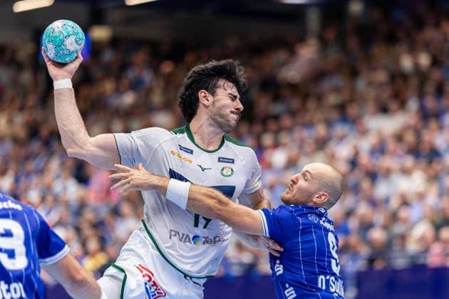 L R Doruk Pehlivan (HSG Wetzlar), 19, in a one-on-one battle with Christian O Sullivan (TBV Lemgo Lippe), 09 GER, TBV Lemgo Lippe vs. HSG Wetzlar, Handball, Bundesliga 1, Matchday 2, 2026–2027 season, September 3, 2026, GER, TBV Lemgo Lippe vs. HSG Wetzlar, Handball, Bundesliga 1, Matchday 2, 2026–2027 season, September 3, 2026, Lemgo Copyright: xEibner-Pressefoto JanxRollingerx EP_JSK