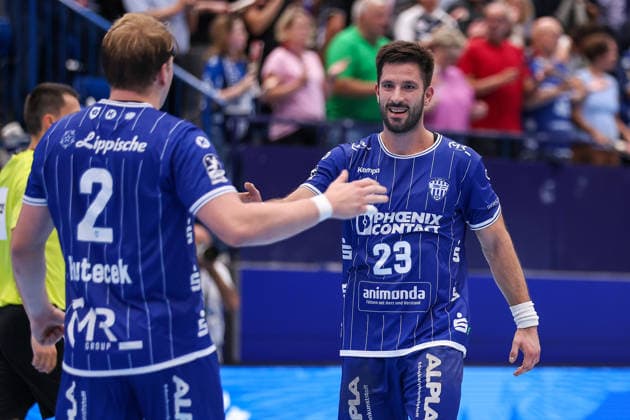 September 3, 2026, xkwix, Handball, Handball Bundesliga, TBV Lemgo Lippe vs. HSG Wetzlar, PHOENIX CONTACT Arena, Matchday 2, 2026–2027 season: Lukas Hutecek (TBV Lemgo Lippe 2) and Tim Suton (TBV Lemgo Lippe 23) high-five after the final whistle. Photo: xKamilxWilkowskixPressefotoKochx, North Rhine-Westphalia, Germany