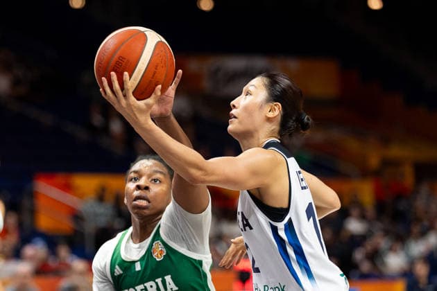 Haeran Lee (Korea), No. 12, on a layup; Jordan Obi (Nigeria), No. 05; GER; Korea vs. Nigeria; Basketball; FIBA Women s World Cup 2026; Group Stage; Matchday 1; September 4, 2026, GER, Korea vs. Nigeria, Basketball, 2026 FIBA Women’s World Cup, Matchday 1, September 4, 2026, Berlin Copyright: xEibner-Pressefoto MaxxVincenx EP_MVN