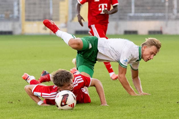 Matous Srb 11, FC Bayern Munich Amateurs; Elias Herger 11, VfB Eichstätt, tackle; FC Bayern II vs. VfB Eichstätt, soccer, Bavarian Regional League, Matchday 7, September 4, 2026 DFB regulations prohibit any use of photographs as image sequences and or quasi-video Munich, Bavaria, Germany Copyright: xkolbert-press UlrichxGamelx