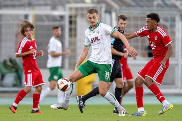 Jonathan Grimm, 39, VfB Eichstätt; Allen Junior Lambe, 16, FC Bayern Munich Amateurs; FC Bayern II vs. VfB Eichstätt, Soccer, Bavarian Regional League, Matchday 7, September 4, 2026. DFB regulations prohibit any use of photographs as image sequences and or quasi-video. Munich, Bavaria, Germany Copyright: xkolbert-press UlrichxGamelx