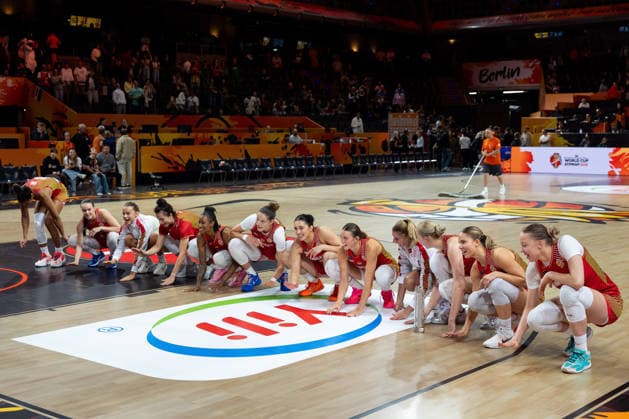 Hungarian team celebrates after victory at the end of the game, GER, Nigeria vs. Hungary, Basketball, 2026 FIBA Women s World Cup, Group Stage, Matchday 2, September 5, 2026, GER, Nigeria vs. Hungary, Basketball, 2026 FIBA Women’s World Cup, Group Stage, Matchday 2, September 5, 2026, Berlin Copyright: xEibner-Pressefoto MaxxVincenx EP_MVN
