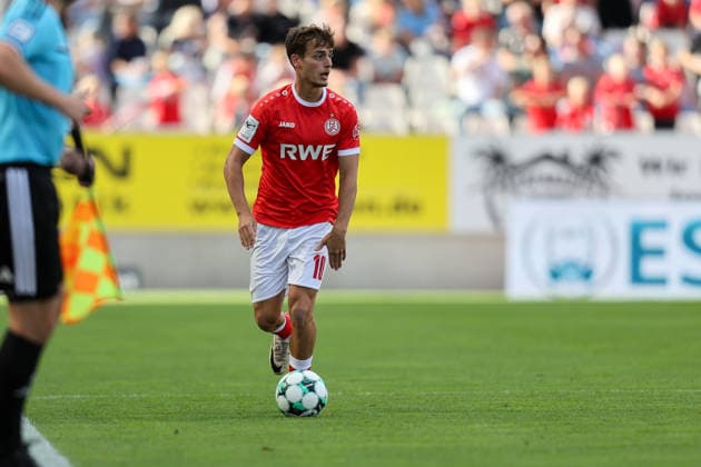 Rot Weiss Essen vs. FC Viktoria Cologne, Soccer, 3rd Division, Matchday 4, 2026–2027 Season, September 5, 2026, Marvin Obuz (RW Essen) in control of the ball; Rot-Weiss Essen vs. FC Viktoria Cologne, Soccer, 3rd Division, Matchday 4, 2026–2027 Season, September 5, 2026, Essen Copyright: xEibner-Pressefoto JavadxMohammadx EP_JMR