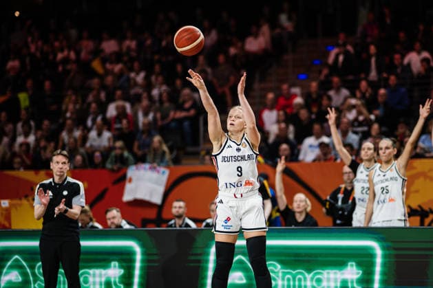 2026 FIBA Women’s Basketball World Cup: Germany vs. Japan, September 5, 2026—Emma Eichmeyer of Germany, No. 9, shoots a basketball, FIBA Women’s Basketball World Cup 2026, group stage, Group A, Matchday 2: Germany vs. Japan on September 5, 2026, at the Max Schmeling Halle in Berlin Copyright: xBEAUTIFULxSPORTS Tonhäuserx