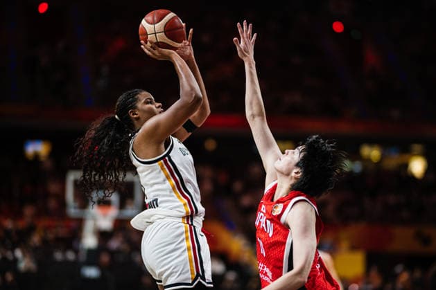 FIBA Women’s Basketball World Cup 2026: Germany vs. Japan, September 5, 2026. Nyara Sabally (Germany), No. 8, dribbles and shoots, but misses. Ramu Tokashiki (Japan), No. 10, basketball, FIBA Women’s Basketball World Cup 2026, Group Stage, Group A, Matchday 2: Germany vs. Japan on September 5, 2026, at the Max Schmeling Halle, Berlin Copyright: xBEAUTIFULxSPORTS Tonhäuserx