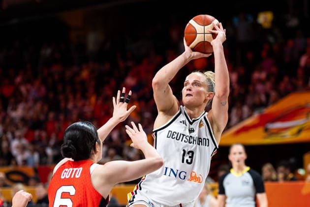 Leonie Fiebich, Germany, 13, shooting; Otoha Goto, Japan, 06; GER, Germany vs. Japan, Basketball, 2026 FIBA Women’s World Cup, Group Stage, Matchday 2, September 5, 2026, GER, Germany vs. Japan, basketball, 2026 FIBA Women’s World Cup, group stage, Match Day 2, September 5, 2026, Berlin Copyright: xEibner-Pressefoto MaxxVincenx EP_MVN