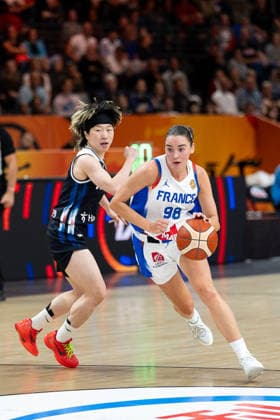 Pauline Astier, France, 98 (dribbling), Heji An, Korea, 05, GER, France vs. Korea, Basketball, 2026 FIBA Women’s World Cup, Group Stage, Matchday 2, September 5, 2026, Germany, France vs. Korea, Basketball, 2026 FIBA Women’s World Cup, Group Stage, Matchday 2, September 5, 2026, Berlin Copyright: xEibner-Pressefoto MaxxVincenx EP_MVN