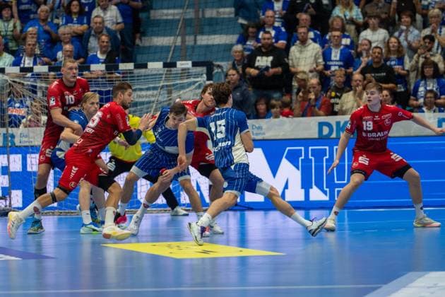 Miro Schluroff, backcourt, VfL Gummersbach 15, VfL Gummersbach vs. MT Melsungen, Opel Handball Bundesliga, Men s Division, Matchday 3, September 5, 2026, Gummersbach, North Rhine-Westphalia, Germany Copyright: xkolbert-press MartinxWdziecznyx