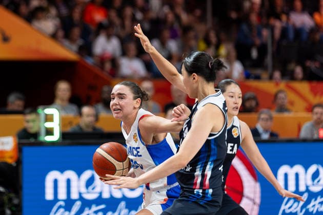 Pauline Astier (France), No. 98, dribbling against Yoolim Kang (Korea), No. 10, GER, France vs. Korea, Basketball, 2026 FIBA Women’s World Cup, Group Stage, Matchday 2, September 5, 2026, GER, France vs. Korea, Basketball, 2026 FIBA Women’s World Cup, Group Stage, Matchday 2, September 5, 2026, Berlin Copyright: xEibner-Pressefoto MaxxVincenx EP_MVN