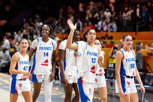 Romane Bernies, France, 47, Dominique Malonga, France, 14, Janelle Salaun, France, 13, Pauline Astier, France, 98, celebrating after the victory at the end of the game, GER, France vs. Korea, basketball, 2026 FIBA Women’s World Cup, group stage, Match Day 2, September 5, 2026, GER, France vs. Korea, Basketball, 2026 FIBA Women’s World Cup, Group Stage, Matchday 2, September 5, 2026, Berlin Copyright: xEibner-Pressefoto MaxxVincenx EP_MVN