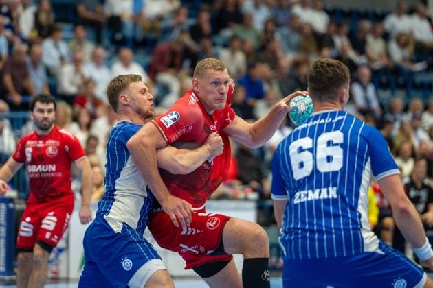 Dainis Kriötopans, backcourt player, MT Melsungen 10, ätepán Zeman, pivot, VfL Gummersbach 66, VfL Gummersbach vs. MT Melsungen, Opel Handball Bundesliga, Men, Matchday 3, September 5, 2026, Gummersbach, North Rhine-Westphalia, Germany Copyright: xkolbert-press MartinxWdziecznyx