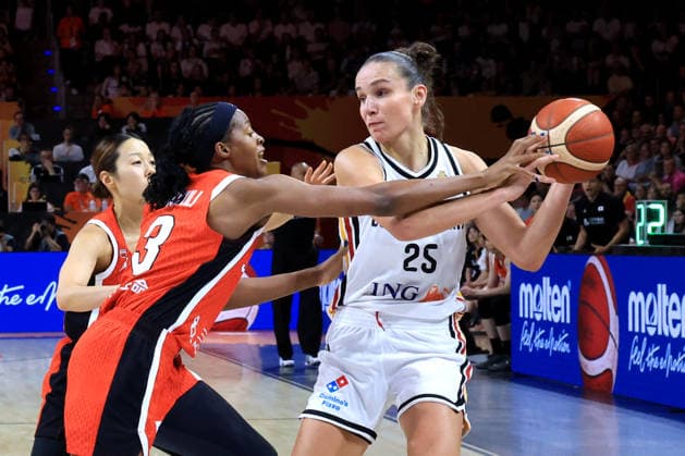 September 5, 2026, GER, Women s Basketball, Women s Basketball World Cup, 2026, Matchday 1, Germany vs. Japan Clara Bielefeld Germany 25, Stephanie Mawuli Japan 3 Berlin Max Schmeling Halle, Berlin, Germany Copyright: xNordphotox xEnglerx