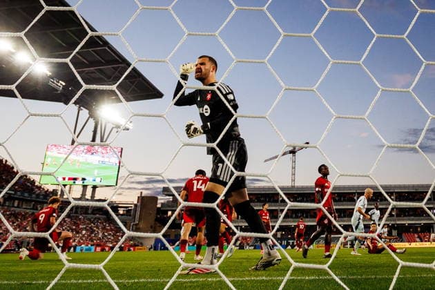 September 5, 2026, Toronto, On, Canada: Toronto FC Goalkeeper Luka Gavran (1) reacts after being scored on by Chicago Fire FC s Maren Haile-Selassie, not seen, during first half MLS, Fussball Herren, USA soccer action in Toronto, on Saturday, Sept. 5, 2026. Canada News - September 5, 2026 - ZUMAc35_ 20260905_zaf_c35_101 Copyright: xKeitoxNewmanx