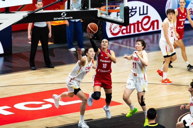 Eliska Joklova, Czech Republic, No. 10 on a layup; Xu Han, China, No. 15; Xinyu Luo, China, No. 11; GER, China vs. Czech Republic, Basketball, 2026 FIBA Women s World Cup, Group Stage, Matchday 2, September 6, 2026, GER, China vs. Czech Republic, Basketball, FIBA Women’s World Cup 2026, Group Stage, Matchday 2, September 6, 2026, Berlin Copyright: xEibner-Pressefoto MaxxVincenx EP_MVN