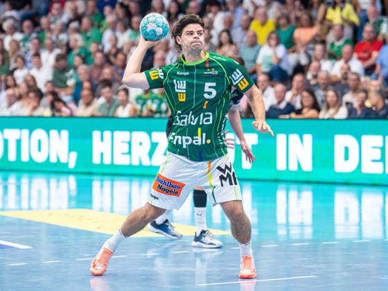 Rutger ten Velde of Frisch Auf Goeppingen, No. 5 taking a penalty throw, Frisch Auf Goeppingen vs. THW Kiel, handball, 1st Bundesliga, Men s, 2026–2027 season, September 6, 2026, Frisch Auf Goeppingen vs. THW Kiel, Handball, 1st Bundesliga, Men, 2026–2027 season, September 6, 2026, Goeppingen Copyright: xEibner-Pressefoto MichaelxSchmidx EP_MST