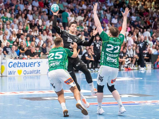 Domen Makuc (THW Kiel), 35, in a one-on-one battle with Ludvig Jurmala Astroem (Frisch Auf Goeppingen), 25, Frisch Auf Goeppingen vs. THW Kiel, Handball, 1st Bundesliga, Men, 2026–2027 Season, September 6, 2026, Frisch Auf Göppingen vs. THW Kiel, Handball, 1st Bundesliga, Men, 2026–2027 season, September 6, 2026, Göppingen Copyright: xEibner-Pressefoto MichaelxSchmidx EP_MST