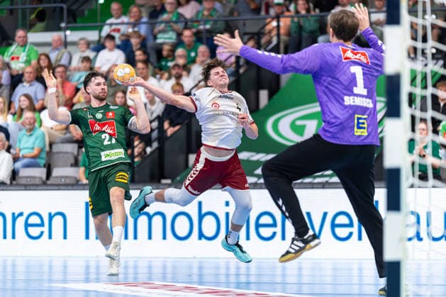 L R Max Staar (GWD Minden), 27, Felix Goettler (TuSEM Essen), 04, taking a shot on goal against Malte Semisch (GWD Minden), 01, GER, GWD Minden vs. TuSEM Essen, Handball, 2nd Bundesliga, Matchday 2, 2026–2027 season, September 6, 2026 GER, GWD Minden vs. TuSEM Essen, Handball, 2nd Bundesliga, Matchday 2, 2026–2027 season, September 6, 2026 Minden Copyright: xEibner-Pressefoto JanxRollingerx EP_JSK