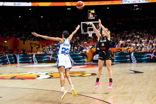 Julie Vanloo, Belgium, 35, taking a shot; Trinity San Antonio, Puerto Rico, 23, GER, Puerto Rico vs. Belgium, Basketball, 2026 FIBA Women’s World Cup, Group Stage, Matchday 2, September 6, 2026, GER, Puerto Rico vs. Belgium, Basketball, 2026 FIBA Women’s World Cup, Group Stage, Matchday 2, September 6, 2026, Berlin Copyright: xEibner-Pressefoto MaxxVincenx EP_MVN