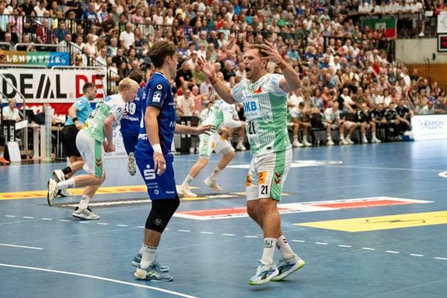 Albin Lagergren, SC Magdeburg, 21, after the shot, stunned, held by Vladimir Cupara, HBW Balingen Weilstetten, 16, goalkeeper, HBW Balingen Weilstetten vs. SC Magdeburg, GER, Opel 1 Handball Bundesliga, Championship, Matchday 3, 2026–2027 season, September 6, 2026, Eibner Press Photo by Andreas Ulmer, HBW Balingen Weilstetten vs. SC Magdeburg, GER, Opel 1 Handball Bundesliga, Championship, Matchday 3, 2026–2027 season, September 6, 2026, Balingen Copyright: xEibner-Pressefoto AndreasxUlmerx EP_AUR