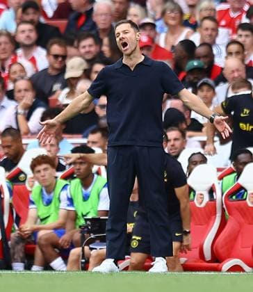 Xabi Alonso manager of Chelsea reacts Arsenal v Chelsea, Premier League, Football, Football, Emirates Stadium, London, UK - 06 Sep 2026London Emirates Stadium United Kingdom EDITORIAL USE ONLY No use with unauthorised audio, video, data, fixture lists, club league logos or live services. Online in-match use limited to 120 images, no video emulation. No use in betting, games or single club league player publications. Copyright: xMichaelxZemanek Shutterstockx 17135040bc