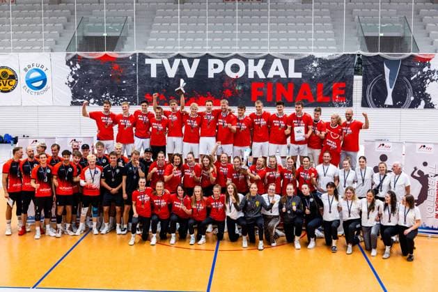 September 6, 2026, GER, Volleyball, Men, Season 26, Thuringia Cup Final, Volleyball Day, Blue Volleys Gotha vs. VSV Jena 90. Group photo shows all participants in the TVV Cup 99089 at the Erfurt Sports Hall, Rieths Sports Complex, Thuringia, Germany