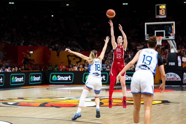 Caitlin Clark (USA), 12, shooting; Mariella Santucci (Italy), 18; Martina Fassina (Italy), 19; GER, Italy vs. USA, Basketball, 2026 FIBA Women’s World Cup, Group Stage, Matchday 2, September 6, 2026, GER, Italy vs. USA, basketball, 2026 FIBA Women’s World Cup, group stage, Matchday 2, September 6, 2026, Berlin Copyright: xEibner-Pressefoto MaxxVincenx EP_MVN