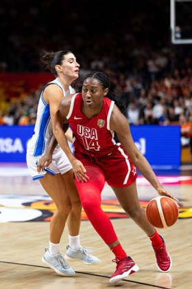 Aliyah Boston (USA), 14, dribbling against Francesca Pasa (Italy), 06, GER, Italy vs. USA, Basketball, 2026 FIBA Women’s World Cup, Group Stage, Matchday 2, September 6, 2026, GER, Italy vs. USA, Basketball, 2026 FIBA Women’s World Cup, Group Stage, Matchday 2, September 6, 2026, Berlin Copyright: xEibner-Pressefoto MaxxVincenx EP_MVN