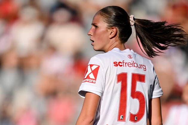 Munich, Germany, September 6, 2026 — Maj Schneider of SC Freiburg Women watches during the Google Pixel Women’s Bundesliga match between FC Bayern Munich and SC Freiburg at the FC Bayern Campus on September 6, 2026, in Munich, Germany. Photo by Harry Langer, DeFodi Images. Munich, Germany, September 6, 2026, Maj Schneider, SC Freiburg Women’s Team, looks on during the Google Pixel Women’s Bundesliga match between FC Bayern Munich and SC Freiburg at the FC Bayern Campus on September 6, 2026 in Munich, Germany. Photo by Harry Langer, DeFodi Images. DFB and DFL regulations prohibit any use of photographs as image sequences and or quasi-video. Photo by Harry Langer, DeFodi Images