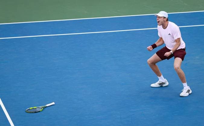 Alex Michelsen of USA celebrates 2026 US Open, Day Eight, USTA Billie Jean King National Tennis Center, New York, USA - 06 Sep 2026New York USTA Billie Jean King National T New York (NY) United States of America EDITORIAL USE ONLY No use with unauthorised audio, video, data, fixture lists, club league logos or live services. Online in-match use limited to 120 images, no video emulation. No use in betting, games or single club league player publications. Copyright: xEllaxLing Shutterstockx 17137668m