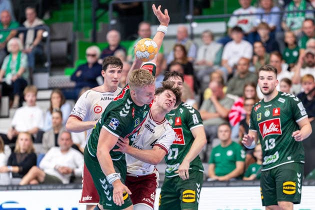 L R Daniel Astrup Pedersen, GWD Minden, 03, in a one-on-one battle with Felix Goettler, TuSEM Essen, 04, GER, GWD Minden vs. TuSEM Essen, Handball, 2nd Bundesliga, Matchday 2, 2026–2027 season, September 6, 2026, GER, GWD Minden vs. TuSEM Essen, Handball, 2nd Bundesliga, Matchday 2, 2026–2027 season, September 6, 2026, Minden Copyright: xEibner-Pressefoto JanxRollingerx EP_JSK