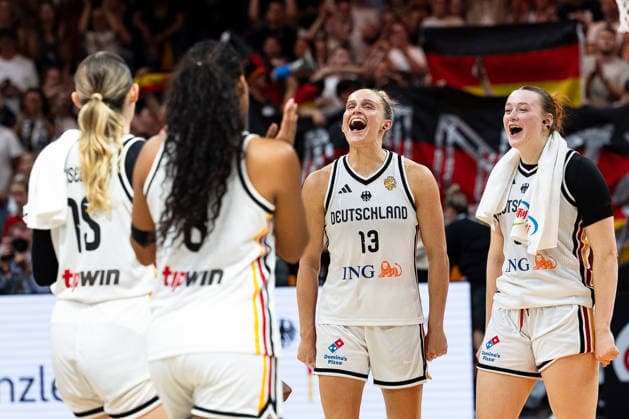 Luisa Geiselsoder (Germany), 15, Nyara Sabally (Germany), 08, Leonie Fiebich, Germany, 13, and Lina Sontag, Germany, 24, celebrate after the victory at the end of the game, GER, Germany vs. Mali, Basketball, FIBA Women’s World Cup 2026, Group Stage, Matchday 3, September 7, 2026, GER, Germany vs. Mali, basketball, 2026 FIBA Women’s World Cup, group stage, Matchday 3, September 7, 2026, Berlin Copyright: xEibner-Pressefoto MaxxVincenx EP_MVN