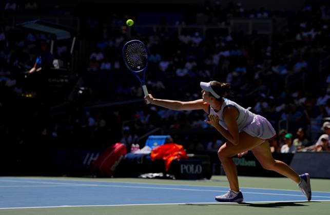 Linda Noskova in quarter final action 2026 US Open, Day Ten, USTA Billie Jean King National Tennis Center, New York, USA - 08 Sep 2026New York USTA Billie Jean King National T New York (NY) United States of America EDITORIAL USE ONLY No use with unauthorised audio, video, data, fixture lists, club league logos or live services. Online in-match use limited to 120 images, no video emulation. No use in betting, games or single club league player publications. Copyright: xJavierxGarcia Shutterstockx 17140156e