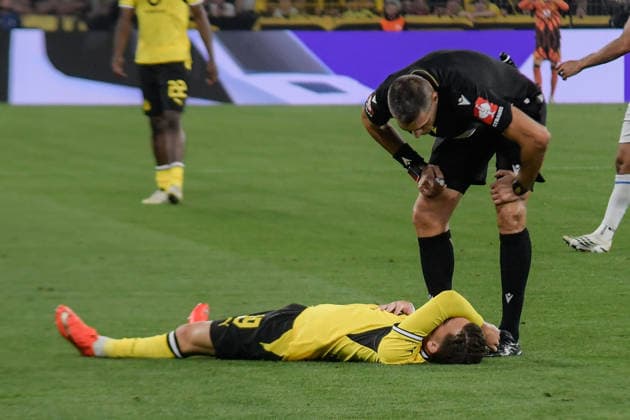 Maximilian Beier, Dortmund 14, injured on the ground, September 8, 2026 ¢ Soccer, Champions League, Borussia Dortmund vs. Villarreal Club de Fútbol, Signal Iduna Park, Dortmund, North Rhine-Westphalia, Germany Copyright: xpepphotox xHorstxMauelshagenx pep00321, pep_20260908_hm_418102