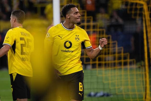 Goal celebration after the 1-0 score following an own goal by Renato Veiga in the 12th minute, Villarreal vs. Borussia Dortmund, Soccer, Champions League, Group Stage, Matchday 1, September 8, 2026, Dortmund, North Rhine-Westphalia, Germany Copyright: xkolbert-press MarcxNiemeyerx