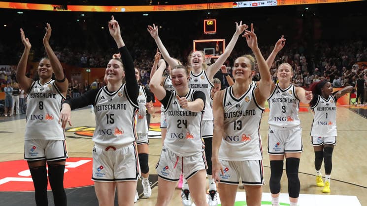 Nyara Sabally, Luisa Geiselsöder, Emily Bessoir, Lina Sontag, Frieda Bühner, Leonie Fiebich, Emma Eichmeyer, Alexis Peterson, German fans cheer and celebrate reaching the quarterfinals in basketball at the FIBA World Cup Women’s World Championship, 2026–2027 season, August 9, 2026, DBB Germany (GER) vs. South Korea (KOR)