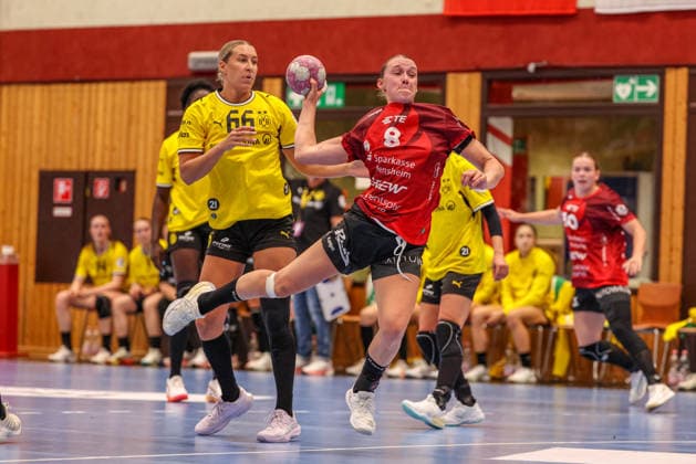 GER, Bensheim, HSG Bensheim Auerbach Flames vs. Borussia Dortmund, Alsco Women s Handball Bundesliga, Handball, DHB, 2026–2027 Season, Weststadthalle Bensheim, Matchday 3 in pictures (from left): Dana Bleckmann, BVB Borussia Dortmund Women s Team 66, Lena Degenhardt, Bensheim Flames Women 8. DFB and DFL regulations prohibit any use of photographs as image sequences and or quasi-video. September 9, 2026 Copyright: HMBxMedia HendrikxHamelau