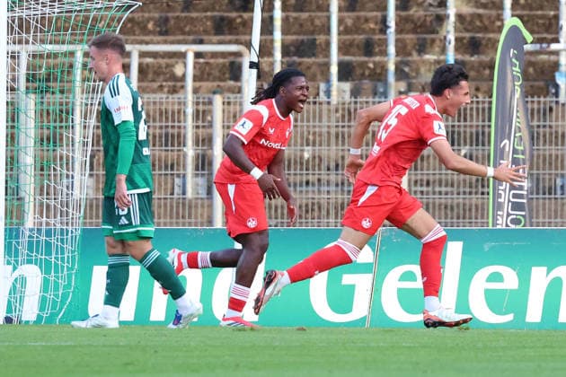 September 9, 2026, xrekx, Regional League Southwest, FC Homburg 1 vs. FC Kaiserslautern II, Tim Steinmetz, FC 08 Homburg, disappointed, looks disappointed, dejected, disappointed Goal celebration after the goal celebrating the goal celebrate 0–1 by Dion Hofmeister 1 FC Kaiserslautern II with Chernoh Bah 1 FC Kaiserslautern II Homburg
