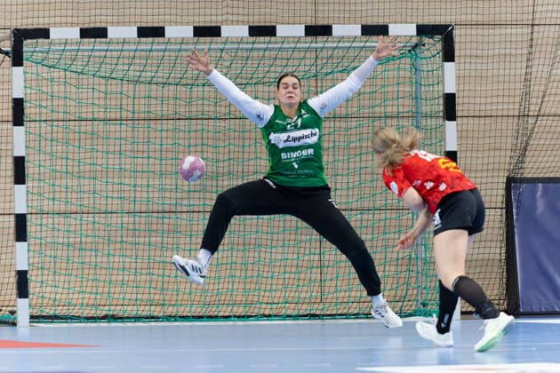 Goalkeeper Lara Lepschi Blomberg, 27, Fabienne Büch Halle, 15, SV Union Halle Neustadt vs. HSG Blomberg Lippe, Women’s Handball Bundesliga 1, Matchday 3 of the 2026–27 season, September 9, 2026, Halle SWH Arena, Saxony-Anhalt, Germany
