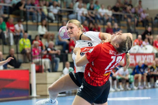 Laura Rüffieux Blomberg, 3, Ilona Kieffer Halle, 72, SV Union Halle Neustadt vs. HSG Blomberg Lippe, Women s Handball Bundesliga 1, Matchday 3 of the 2026–27 season, September 9, 2026, Halle, SWH Arena, Saxony-Anhalt, Germany