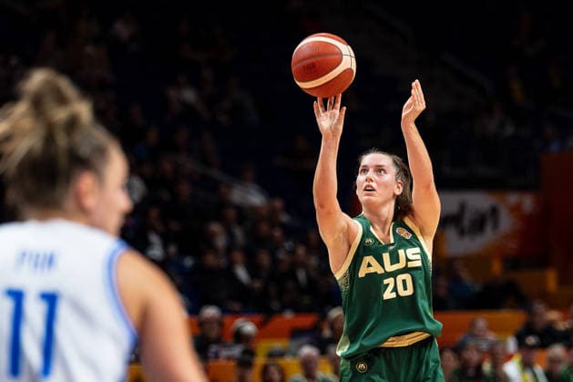 Isobel Borlase, Australia, age 20, taking a shot; Germany, Italy vs. Australia, basketball, 2026 FIBA Women’s World Cup, quarterfinal qualifier, September 9, 2026, GER, Italy vs. Australia, Basketball, 2026 FIBA Women’s World Cup, Qualification for the Quarterfinals, September 9, 2026, Berlin Copyright: xEibner-Pressefoto MaxxVincenx EP_MVN