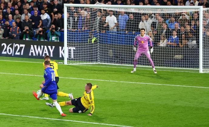 Cole Palmer of Chelsea scores a goal to make the score 2-2 Chelsea v Leeds United, EFL Carabao Cup, Third Round, Football, Stamford Bridge, London, UK - 09 Sep 2026London Stamford Bridge United Kingdom EDITORIAL USE ONLY No use with unauthorised audio, video, data, fixture lists, club league logos or live services. Online in-match use limited to 120 images, no video emulation. No use in betting, games or single club league player publications. Copyright: xKieranxMcManus Shutterstockx 17140215aq