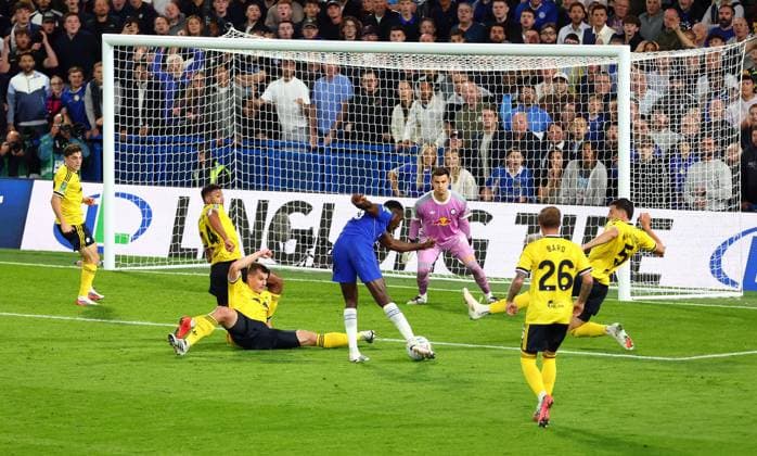 Danny Welbeck of Chelsea scores a goal to make the score 4-2 Chelsea v Leeds United, EFL Carabao Cup, Third Round, Football, Stamford Bridge, London, UK - 09 Sep 2026London Stamford Bridge United Kingdom EDITORIAL USE ONLY No use with unauthorised audio, video, data, fixture lists, club league logos or live services. Online in-match use limited to 120 images, no video emulation. No use in betting, games or single club league player publications. Copyright: xKieranxMcManus Shutterstockx 17140215aw